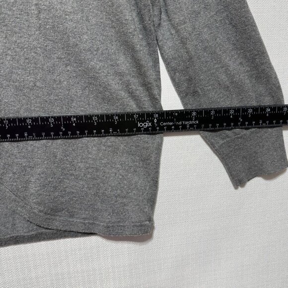 GH Bass & Co Cardigan Sweater Womens Large Gray Button V Neck Ruffle Preppycore - Picture 6 of 10